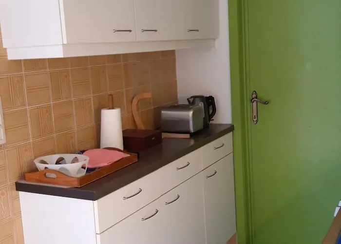 Feel At In * Левен